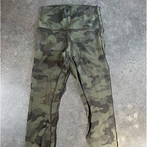 Size 4 lululemon aligns camo